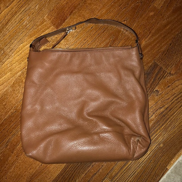 Michael Kors Purse (barely ever used— like new) - Picture 2 of 6